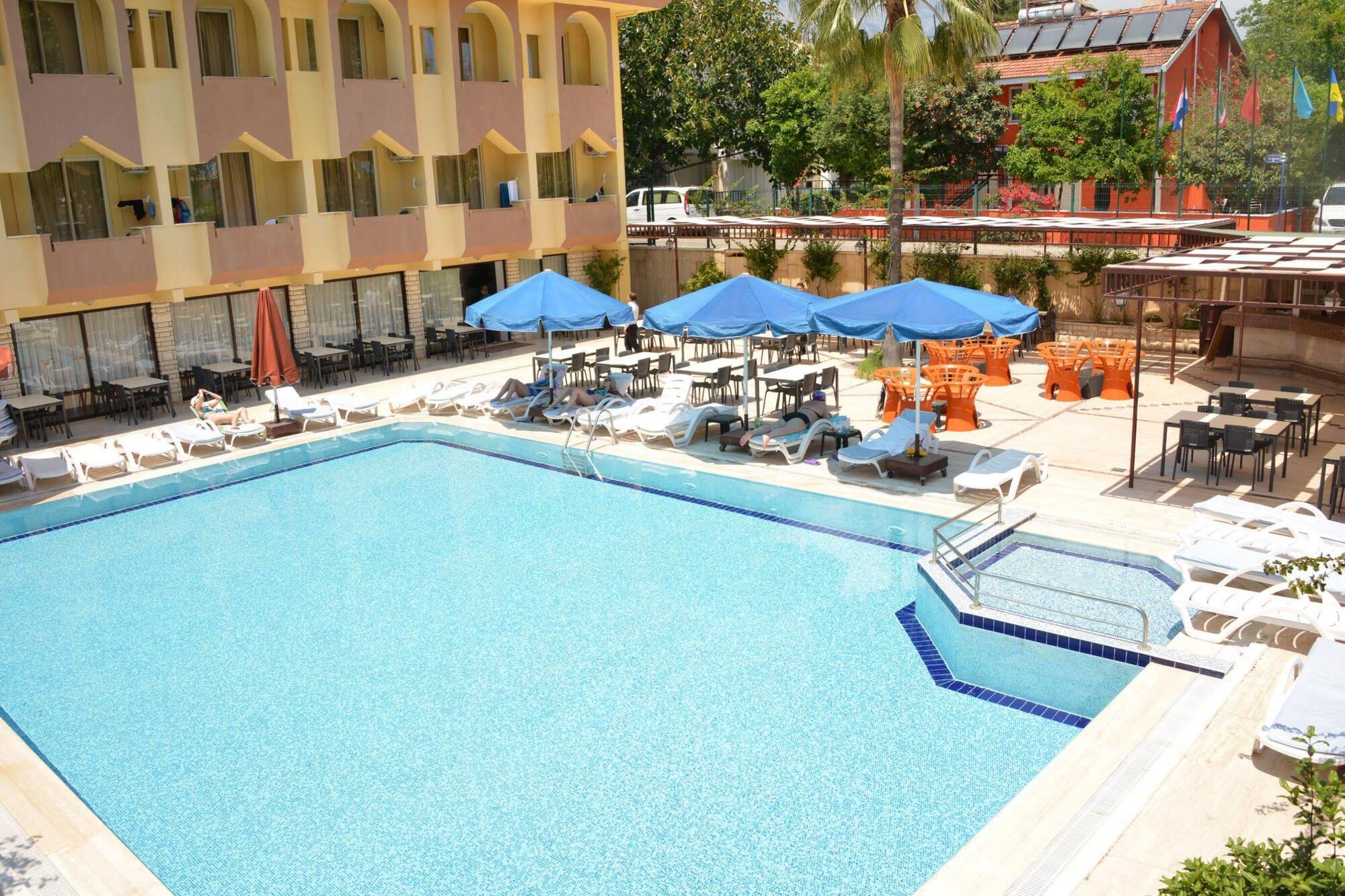 Fame Hotel 凯梅尔 外观 照片